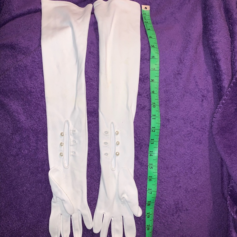 Vintage white long nylon gloves 6.5 -7
